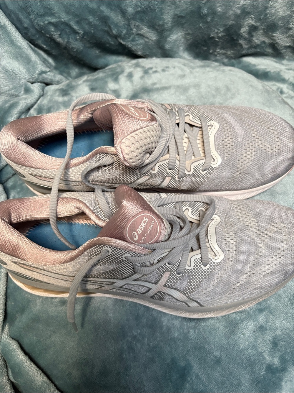 Asics Women's Athletic Running Shoes in Gray with Pink Accents Size 10